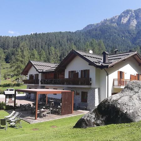 Albergo Chalet Abete Rosso Castello Tesino Buitenkant foto