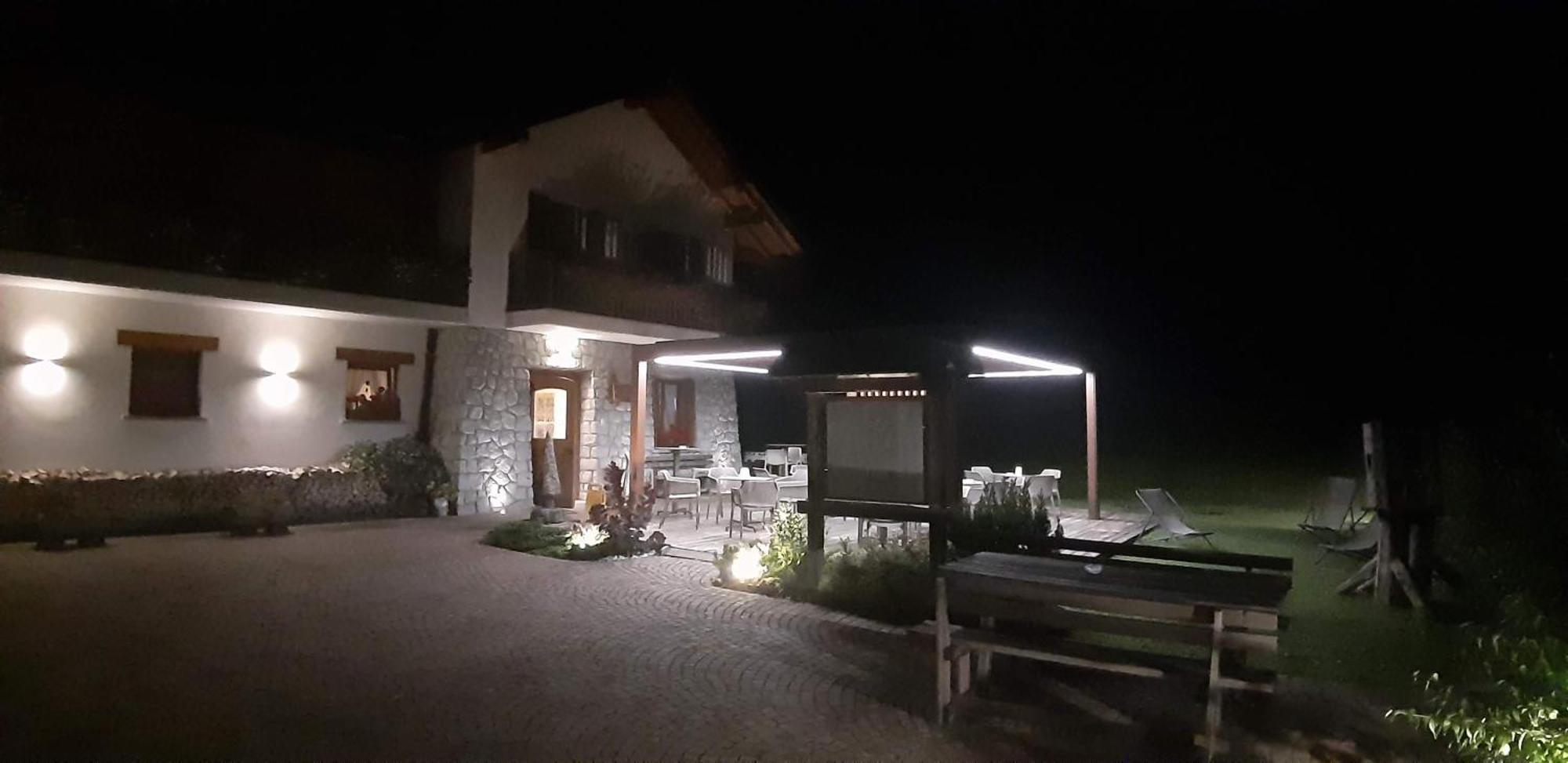 Albergo Chalet Abete Rosso Castello Tesino Buitenkant foto